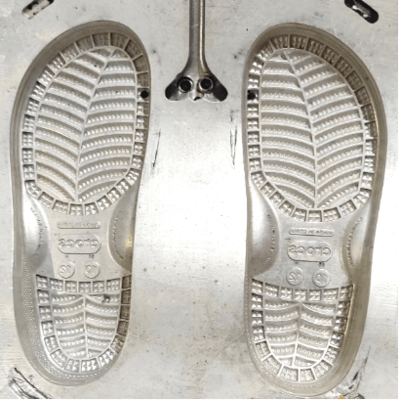 Shoe mold cleaning